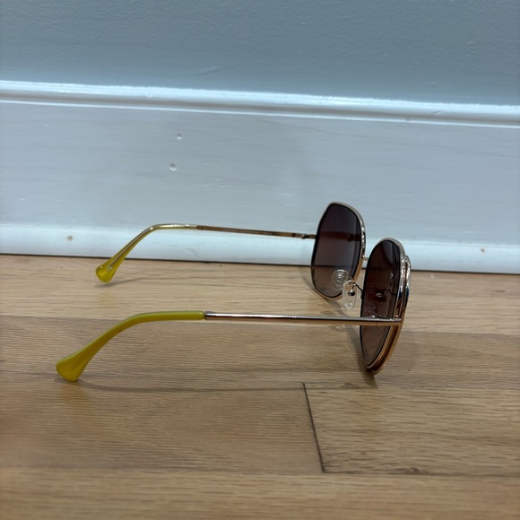 Lucky Brand Gold Frame Sunglasses - Picture 2 of 6